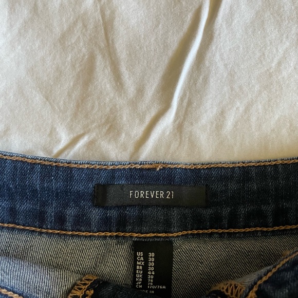 Denim shorts - Picture 3 of 3